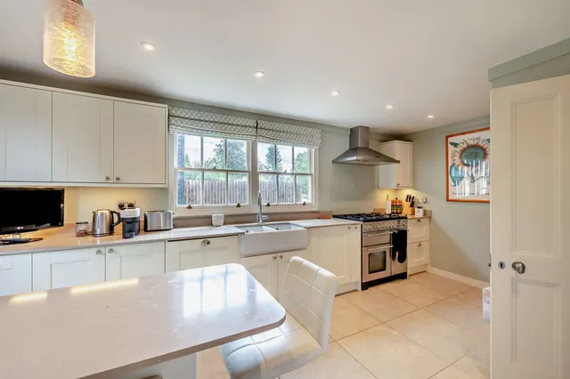 Photo 3 — Saratt, Rickmansworth, Hertfordshire, WD3 4PA