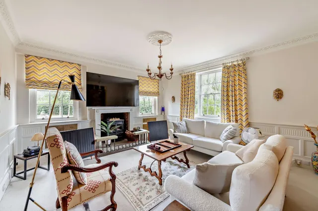 Photo 2 — Saratt, Rickmansworth, Hertfordshire, WD3 4PA