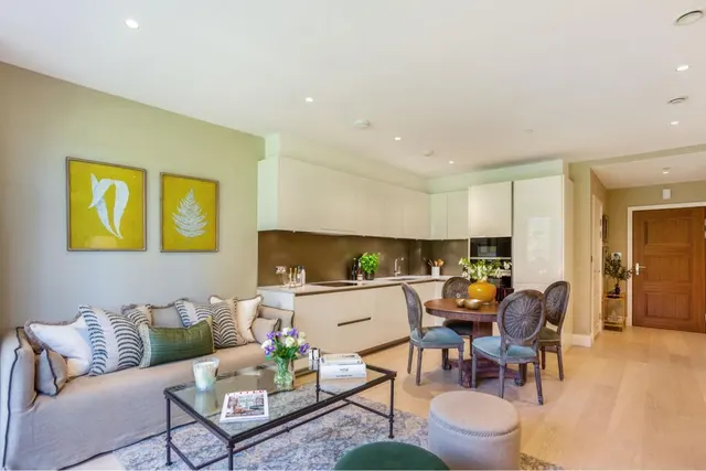 Broom Road, Teddington, TW11, photo 2