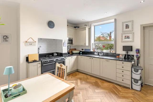 College Road, Harrogate, HG2, photo 3