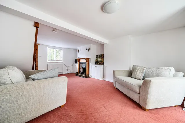 The Warren, Clapham, photo 3