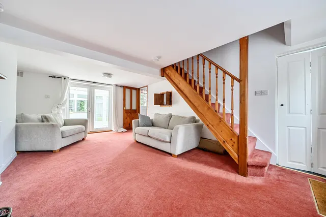The Warren, Clapham, photo 2