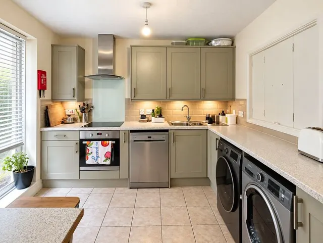 Carew Road, Wallington, SM6, photo 1
