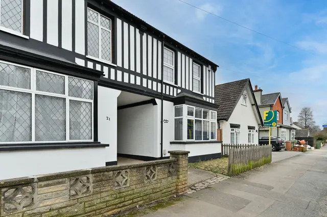 20 Elmbrook Road, Sutton, photo 1
