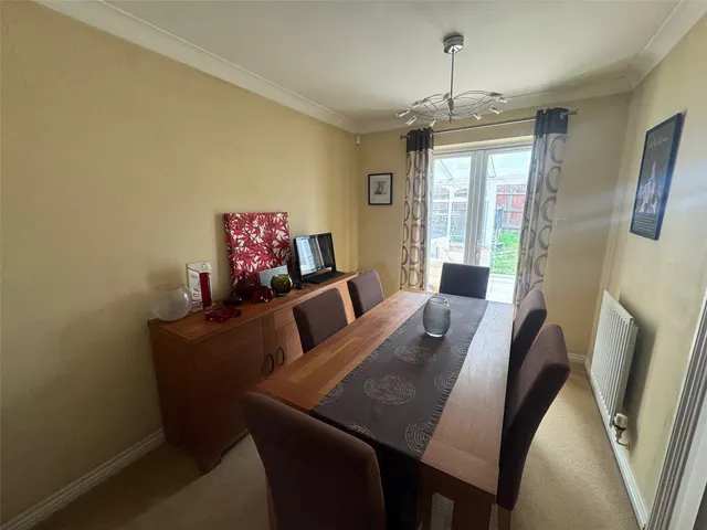 Holbrook Grove, Marston Green, B37, photo 3