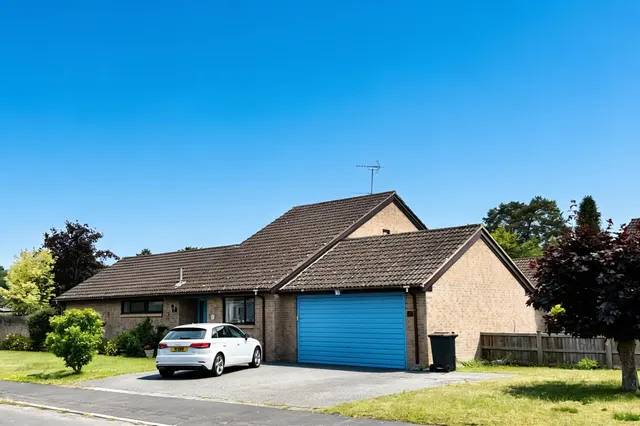 Heath Road, St. Leonards, BH24, photo 2