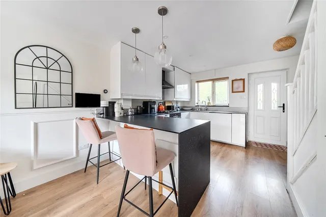 Peal Gardens, Ealing, W13, photo 2