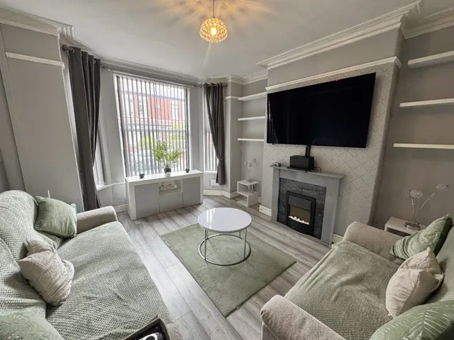 Cromwell Grove, Levenshulme, M19, photo 2