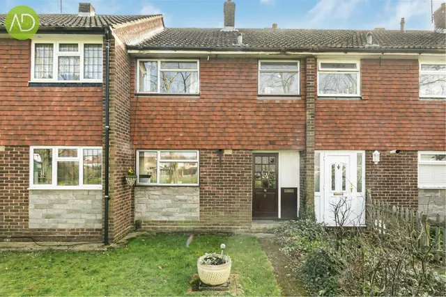 Rowlands Close, Cheshunt EN8 9NW, photo 1