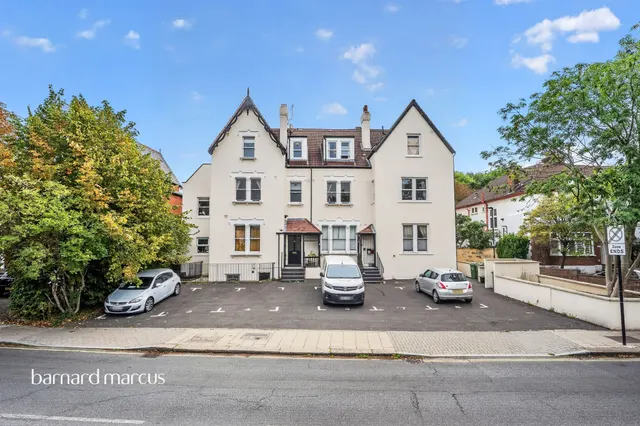 Valley Road, London, SW16, photo 1