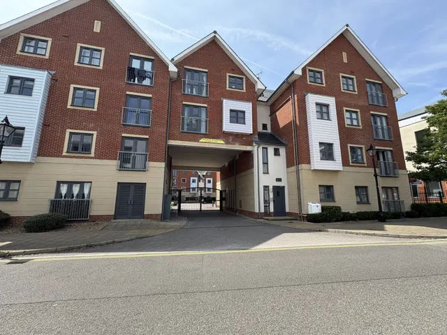 St James Street, Landport, Portsmouth, PO1, photo 1