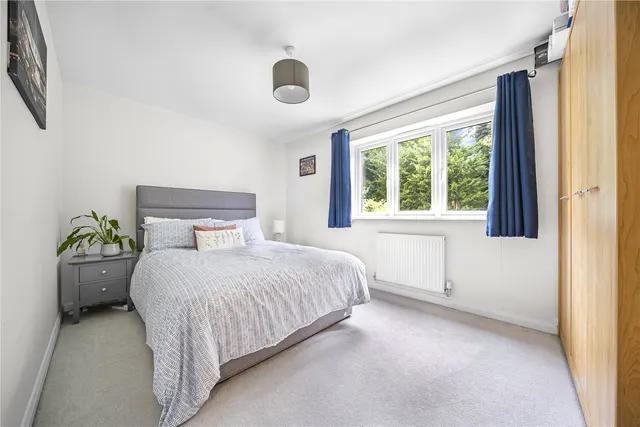 Bourne Close, West End, GU24, photo 2