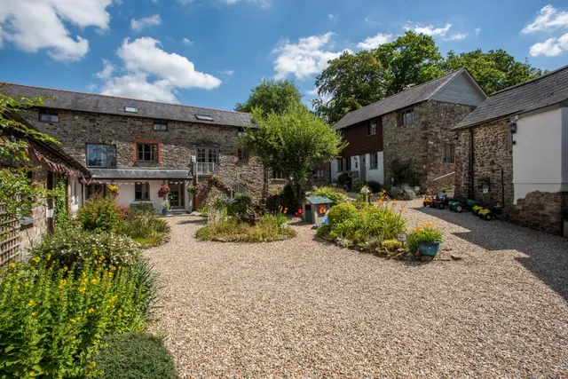 Holiday Cottage Complex, South Molton, EX36, photo 3
