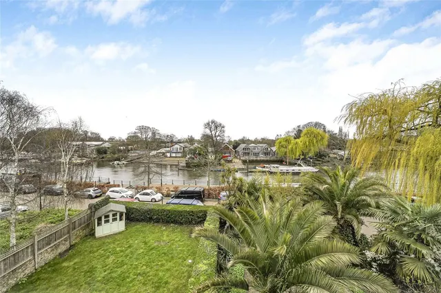 Photo 3 — The Embankment, Twickenham, TW1 3DU