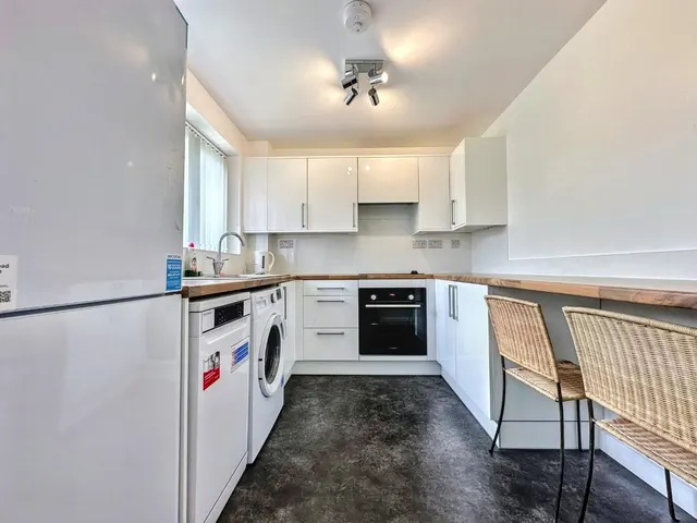 Firs Avenue, Windsor, SL4, photo 3