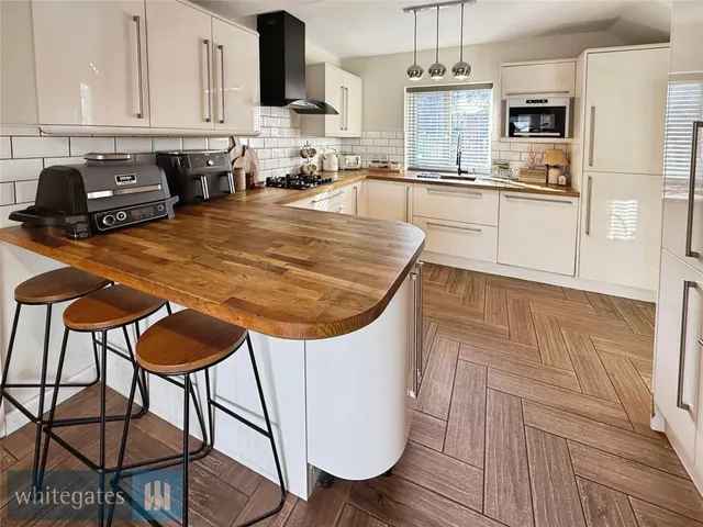 Haldene, Worsbrough, S70, photo 2