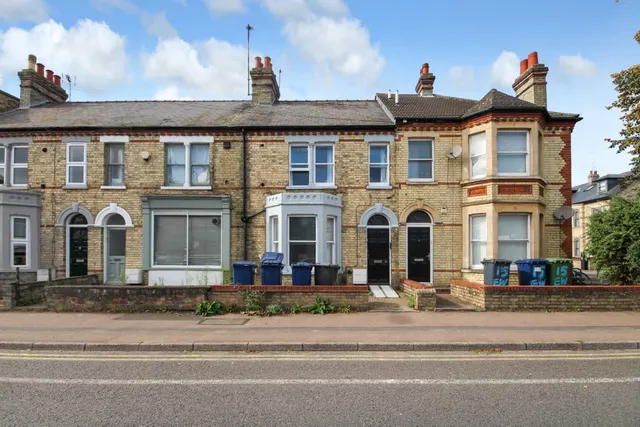 Elizabeth Way, photo 1