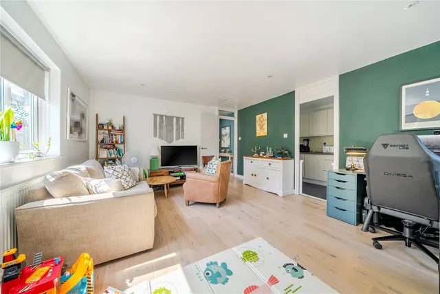 Photo 2 — Beachborough Road, Bromley, BR1