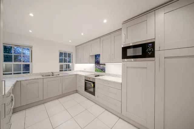 Ashurst Close, Northwood, HA6, photo 2