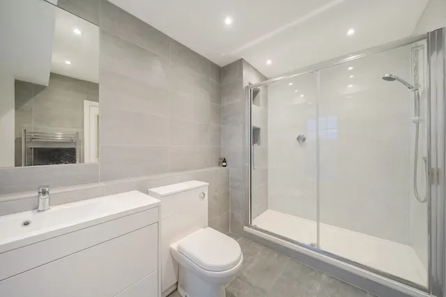 Ashurst Close, Northwood, HA6, photo 3