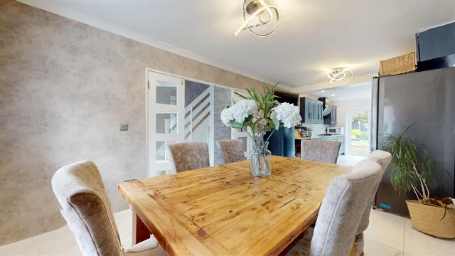 Kincardine Drive, Bletchley, photo 3