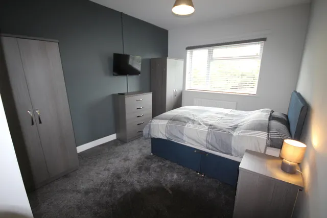 Belvedere Road, Burton upon Trent, DE13, photo 1