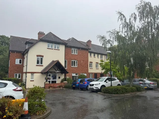 Cliff Lane, Holme Oaks Court, IP3, photo 1
