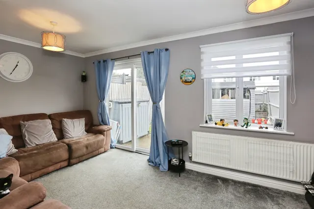 Photo 2 — Lovelock Terrace, Gosport