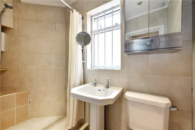Cleveland Street, Fitzrovia, W1T, photo 3