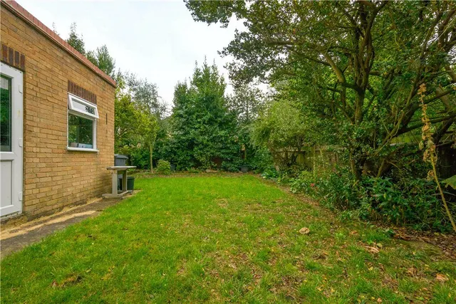 Trevelyan Gardens, London, NW10, photo 2