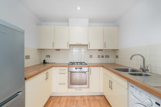 Newport Avenue, London, E14, photo 3