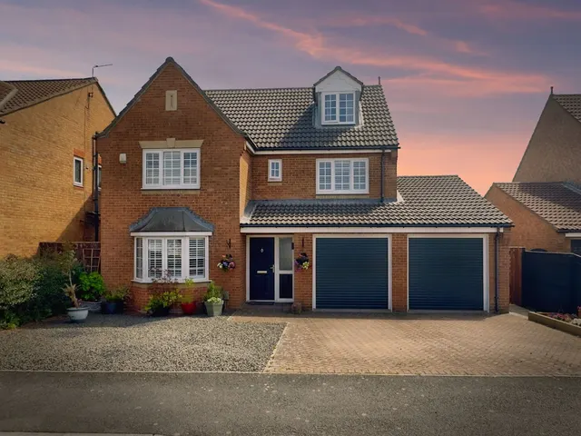Longhirst Drive, Cramlington, NE23, photo 1