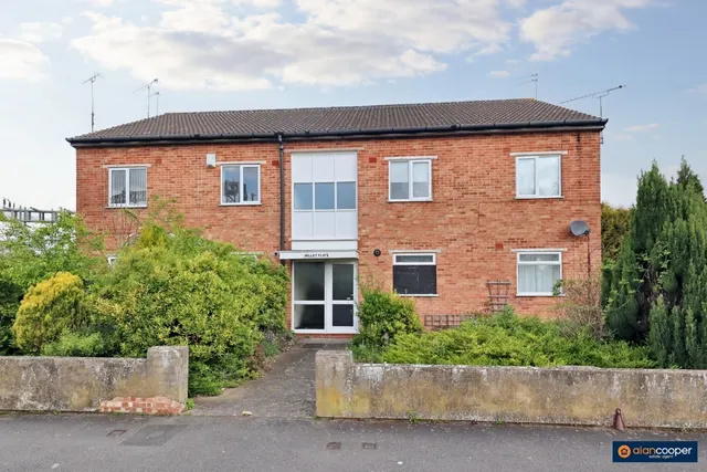Oaston Road, Nuneaton, CV11, photo 1