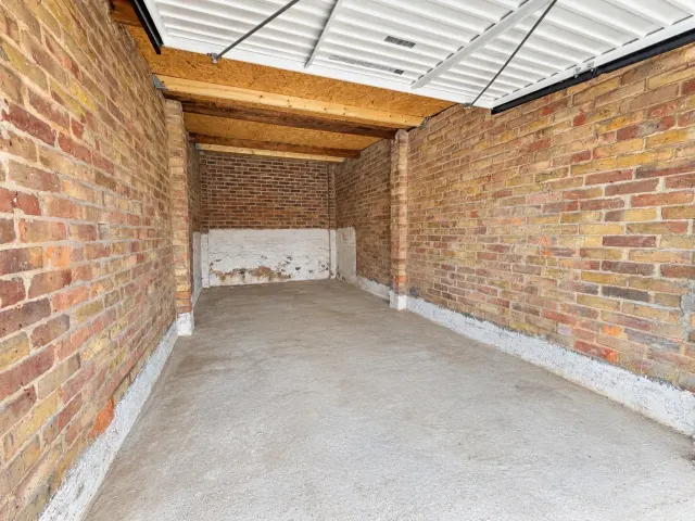 Rayleigh Road, Thundersley, SS7, photo 2
