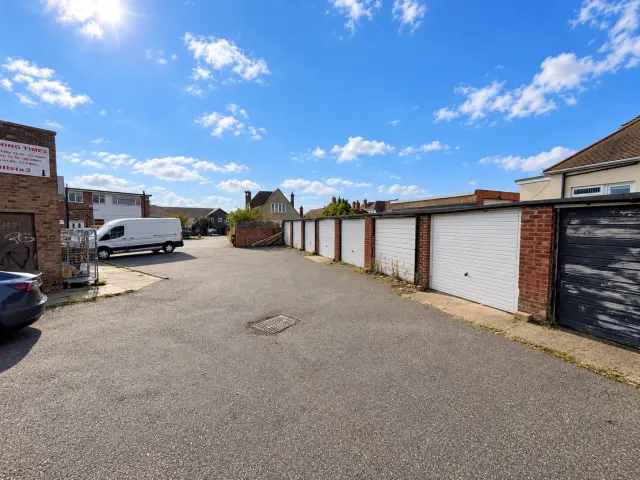 Rayleigh Road, Thundersley, SS7, photo 3