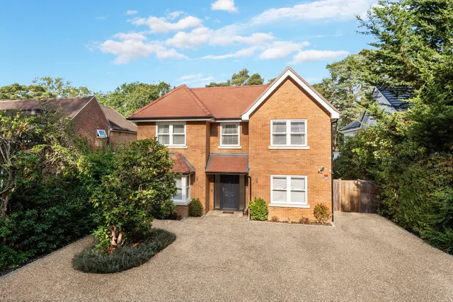 Old Woking Road, Pyrford, GU22, photo 1