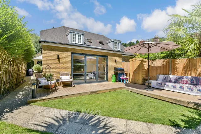 Fox Lane, Reigate, RH2, photo 1