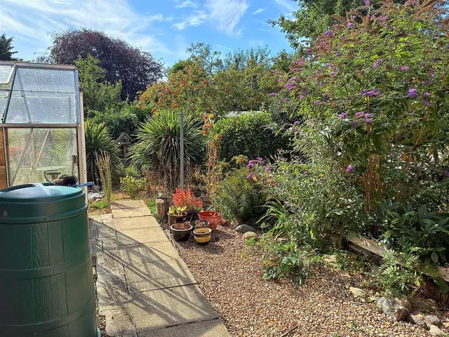 Photo 2 — Cliff Road, Hornsea