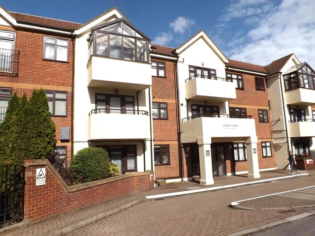 Eaton Court, 126 Edgware Way HA8, photo 1