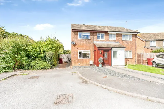 Springfield Close, Chichester, PO18, photo 1