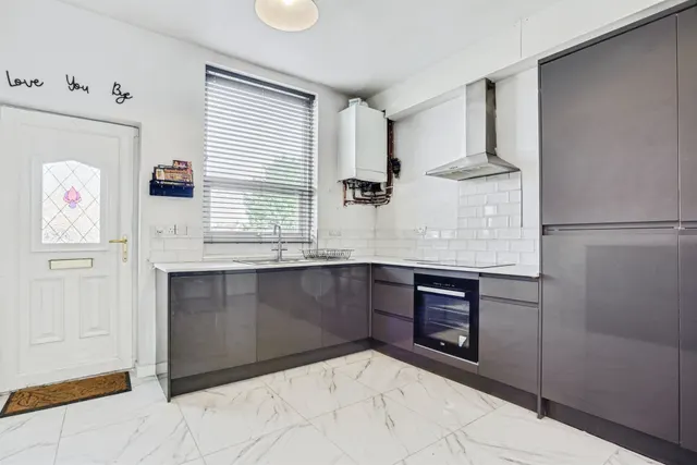 Clarion Street, Wakefield, WF1, photo 3
