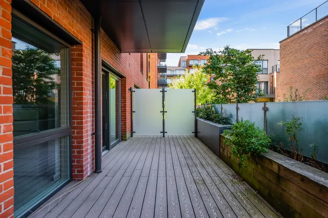 Poplar House, London, NW9, photo 2