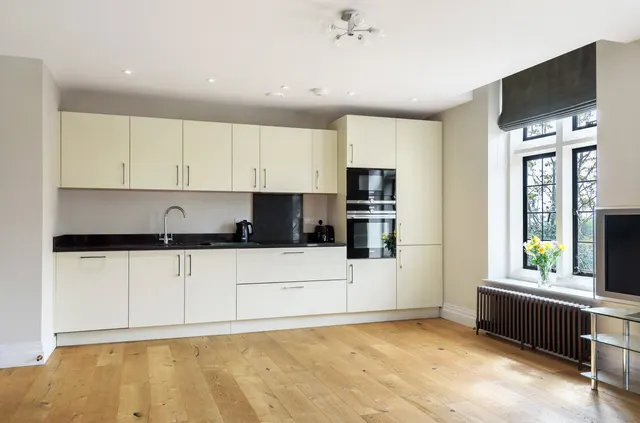 Kings Drive, Midhurst, GU29, photo 3