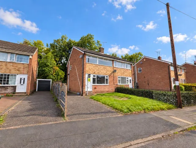 Summerbridge Crescent, Eccleshill, photo 1