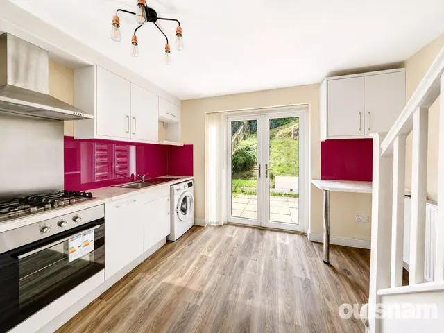 Photo 2 — Greenbank, Barnt Green, Birmingham, Worcestershire, B45 8DH