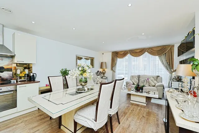 Ottley Drive, London, SE3, photo 2