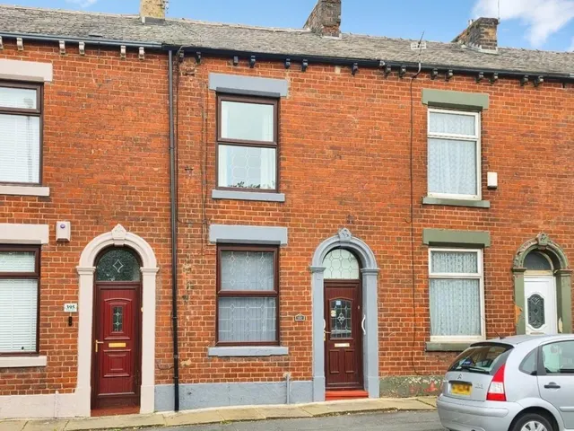 Oldham Road, Royton, OL2, photo 1