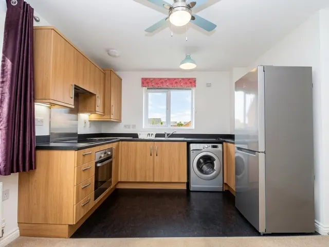Milbourne House, Burntwood, WS7, photo 3