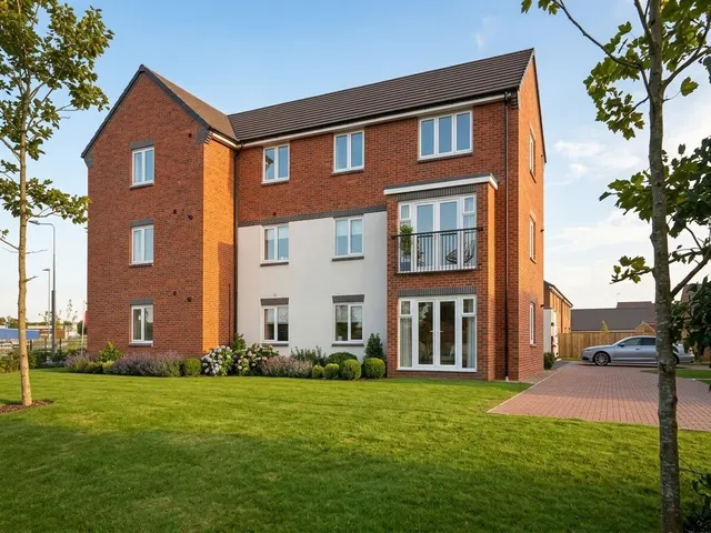 Milbourne House, Burntwood, WS7, photo 1