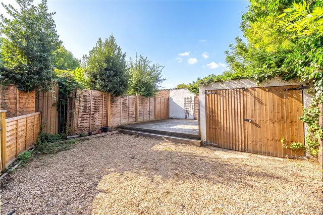 Stanley Road, Teddington, TW11, photo 2